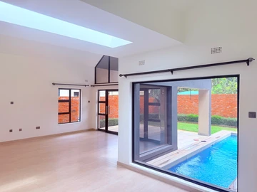 4 Bedroom Flat & Apartment