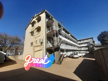 2 Bedroom Flat & Apartment