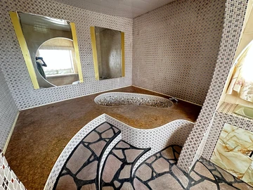 Farm & Agricultural Land