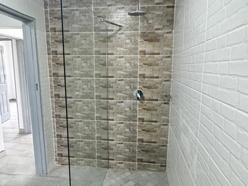 3 Bedroom Flat & Apartment