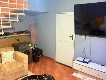 2 Bedroom Flat & Apartment