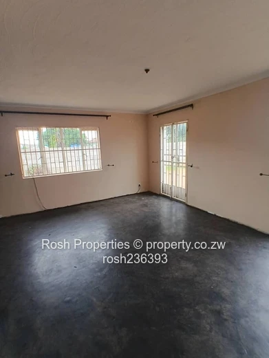 Renovated 3-Bed House in Msasa Park — Garden & Tank