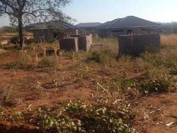 Institutional stand for sale in Melbourne Park Chiredzi