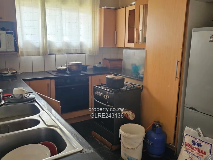 Mabelreign 3-Bed House — Garden, Garage & Staff