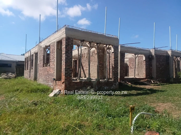 6-Bed Shell Home on 905m² in Borrowdale — Borehole