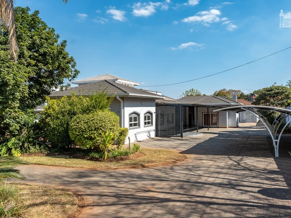 10 Bedroom House