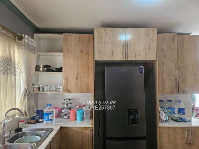 Bright 3-Bed Bluff Hill Home - Modern Kitchen & Borehole