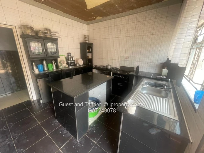 6 bedroom House For Sale In Cold Comfort