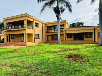 Elegant & Spacious: Dream Home for Sale in Borrowdale