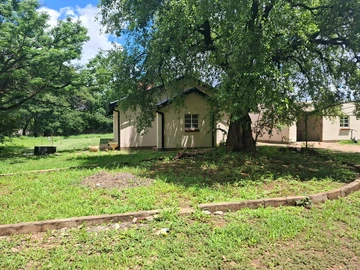 Recently remodeled family Home in Matsheumhlope 