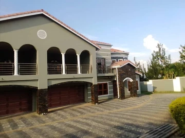 8 Bedroom House