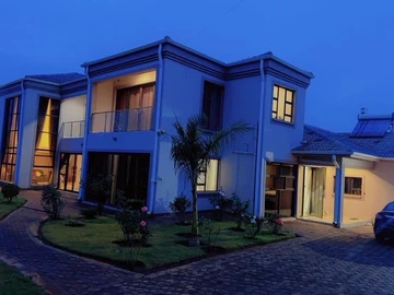 6 Bedroom House