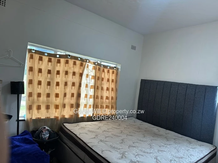 Garden flat for Sale