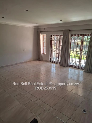 Chisipite 3-Bed with Modern Kitchen & Garden