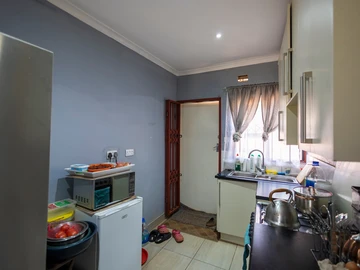 Farm & Agricultural Land