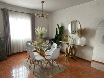 2 Bedroom Flat & Apartment