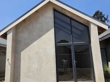 4 Bedroom Garden Flat