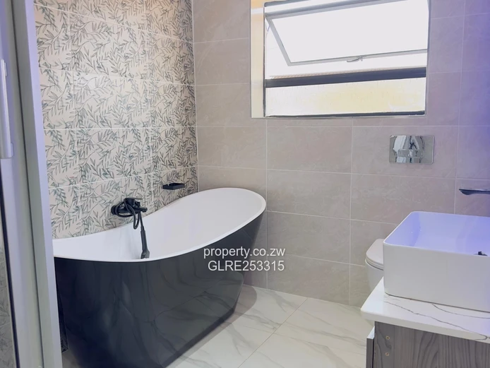 Modern 4-Bed Home with Borehole in Nyeredzi Ridge