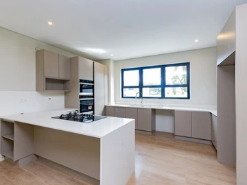 5 Unit Townhouse Complex