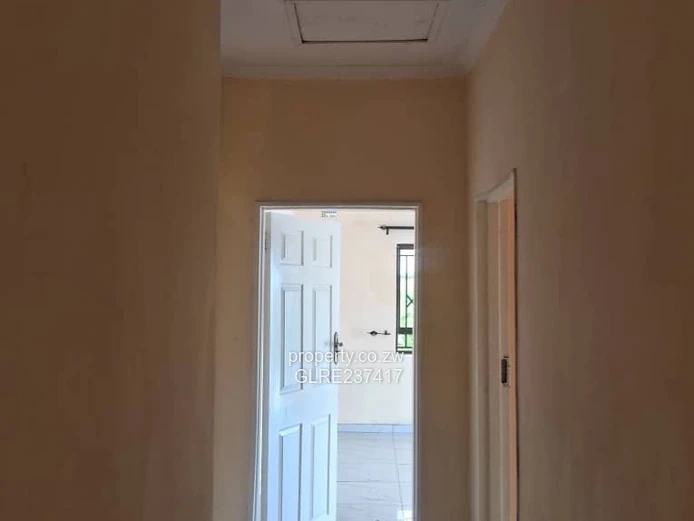 Offices / Commercial Property close 2nd street and Harare Drive