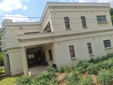 6 Bedroom House
