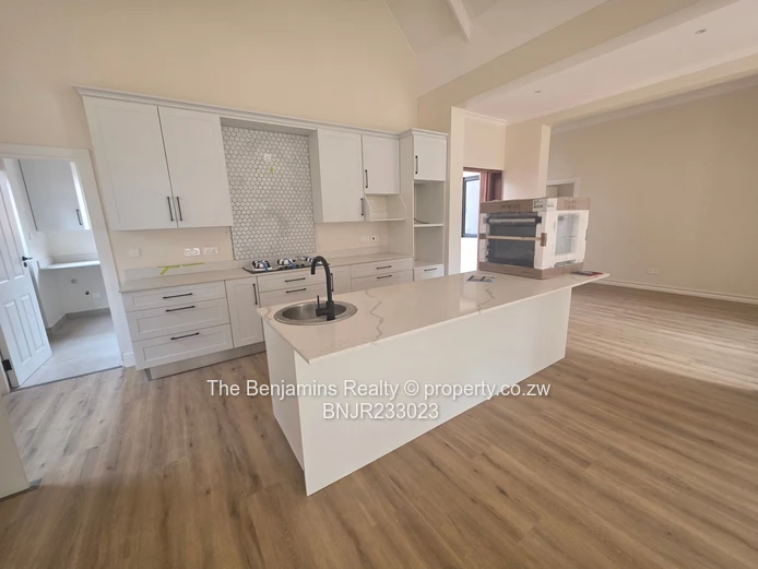 Beautful Townhouse In Borowdale/Pomona