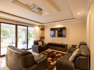 7 Bedroom House