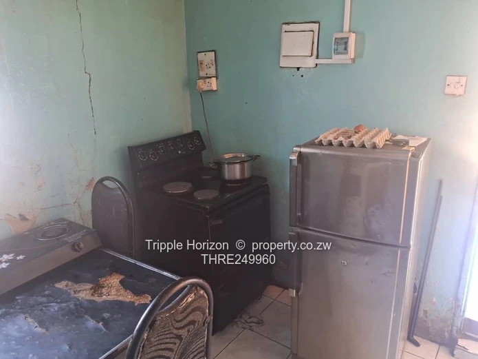 4-Bed House in Kuwadzana – Paved Carport & Electric Gate