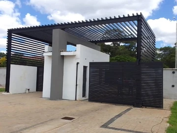 4 Bedroom Flat & Apartment