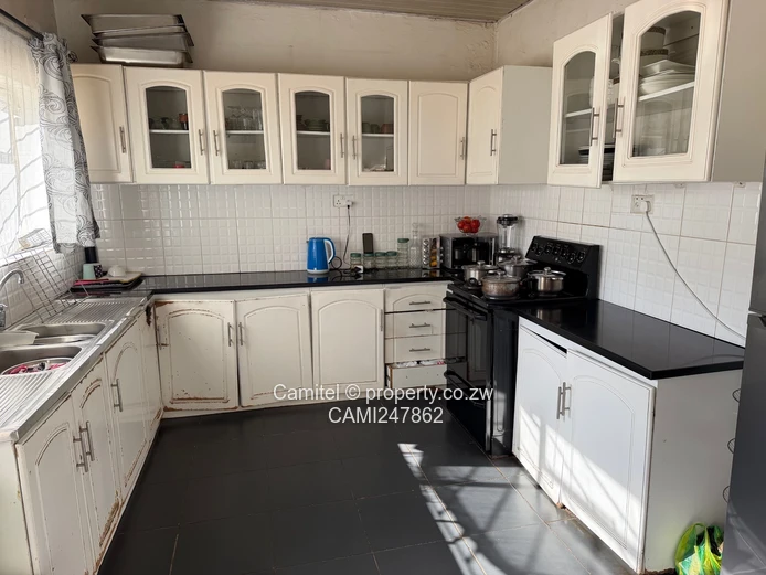 Marlborough 4-Bed Townhouse Complex — Solar, Walled