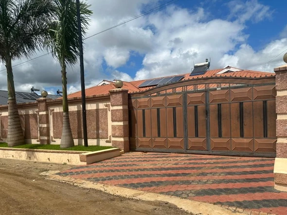 4 Bedroom House