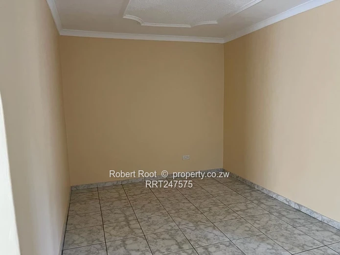4 bed family home in Zimre Park