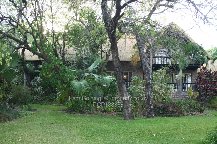 Ultimate Lakeside Living