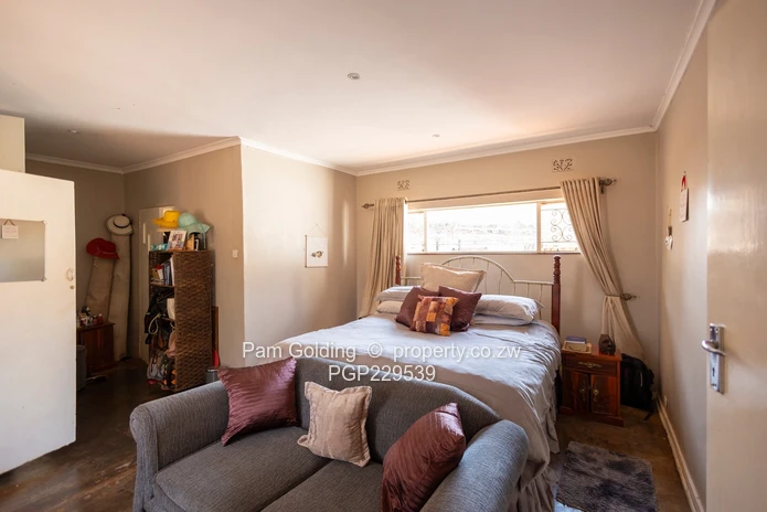 A Renovators Dream! / Investors Delight (Sole Mandate)