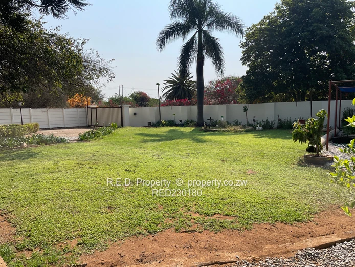 Comfortable family home In Hillcrest! 