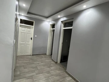 4 Bedroom Flat & Apartment