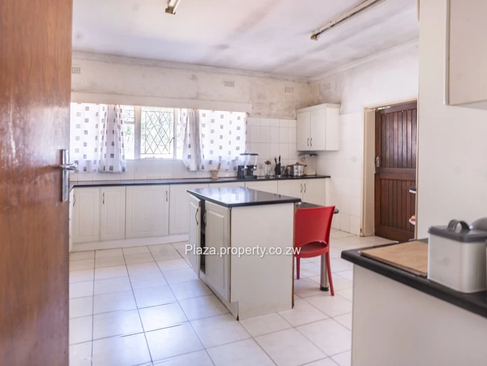 Greystone Park: 3-Bed Home w/ Pool, Tennis court, Borehole & Brick-Floors