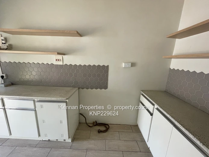 Neat Garden Flat In Quiet Complex