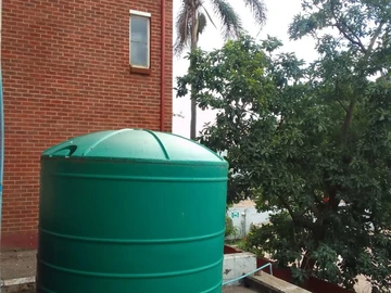 2 Bedroom Flat & Apartment