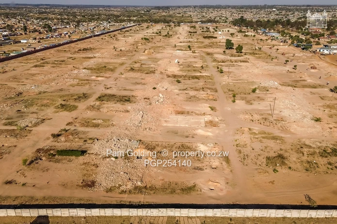 20 Hectares Ideal For A Mixed Use Development Along Chitungwiza Rd
