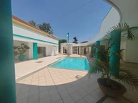 6 Bedroom House
