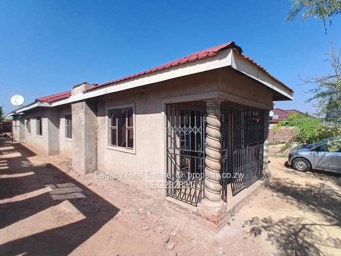 Budiriro Cabs – Incomplete 5-Bedroom House with Great Potential