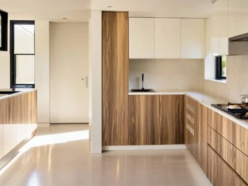 4 Bedroom Flat & Apartment