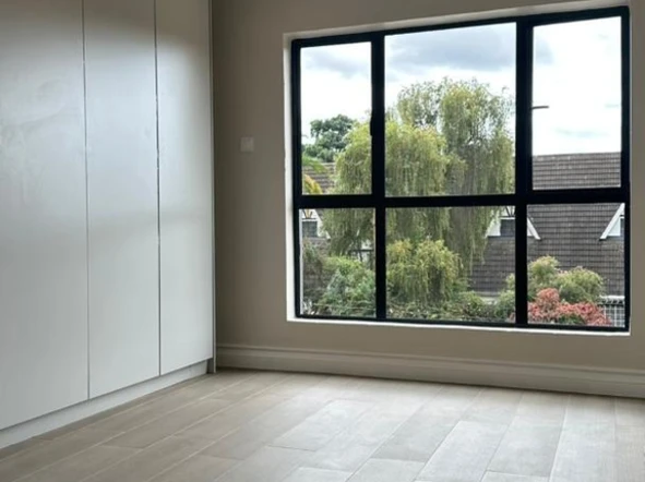 3 Bedroom Flat & Apartment