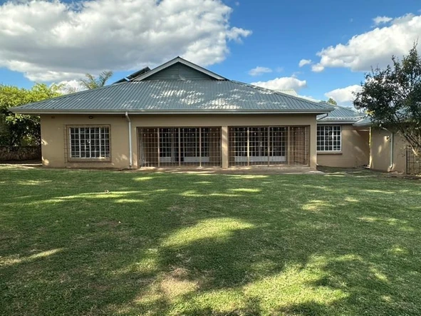 3 Bedroom Flat & Apartment