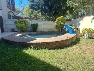 3 Bedroom Flat & Apartment