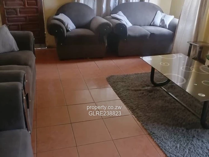 7 Roomed House To Let Western Triangle