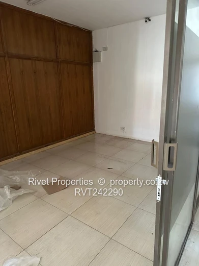 Msasa Warehouse To Let