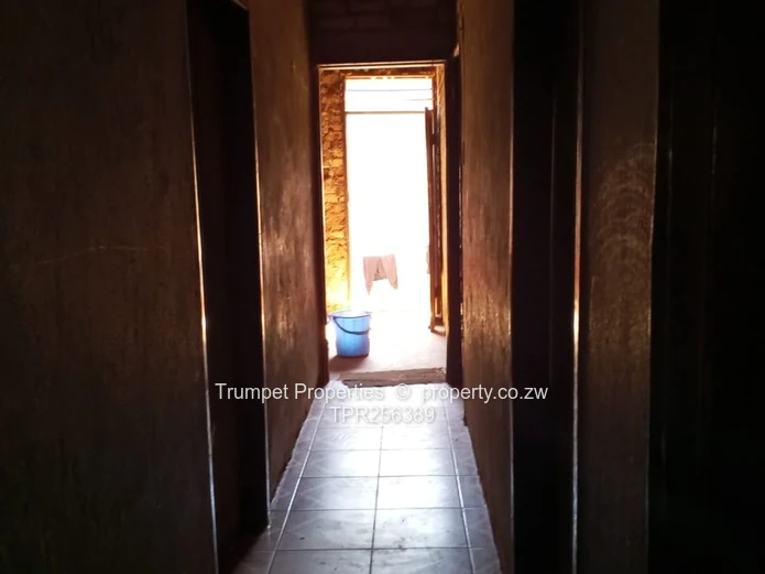 Hatcliffe 4-Bed Fixer with Covered Verandah & Yard