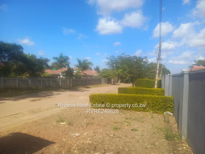 700m² Bluff Hill Stand — Secure, Tarred & Serviced